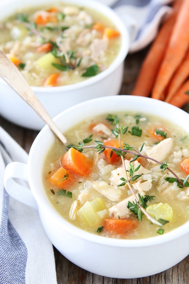https://www.twopeasandtheirpod.com/wp-content/uploads/2010/02/Easy-Chicken-and-Rice-Soup-4.jpg