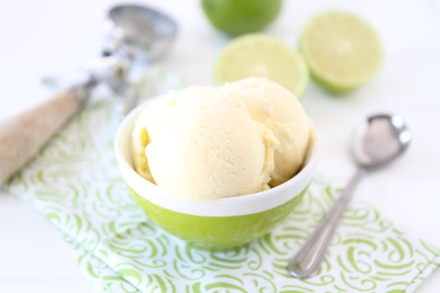 https://www.twopeasandtheirpod.com/wp-content/uploads/2012/05/Lime-and-Coconut-Ice-Cream.jpg