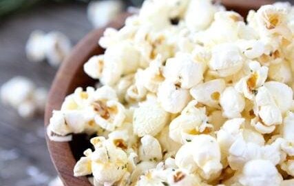 https://www.twopeasandtheirpod.com/wp-content/uploads/2013/01/Garlic-Rosemary-Parmesan-Popcorn1-427x270.jpg