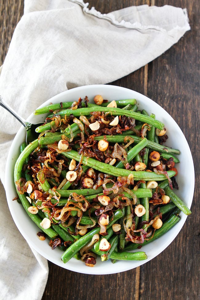 https://www.twopeasandtheirpod.com/wp-content/uploads/2016/11/Green-Beans-with-Brown-Butter-Crispy-Shallots-and-Hazelnuts-4.jpg