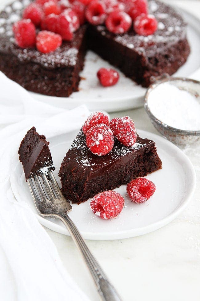 Flourless Chocolate Cake | Two Peas & Their Pod | Bloglovin’