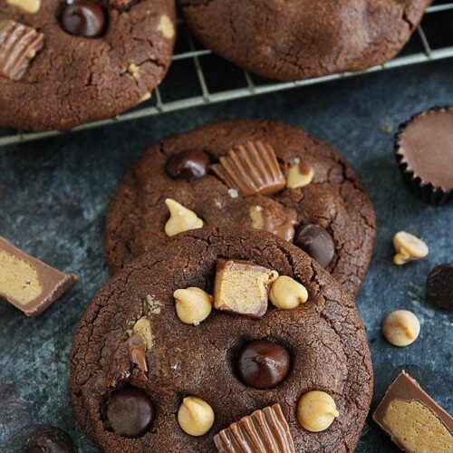 https://www.twopeasandtheirpod.com/wp-content/uploads/2018/10/Chocolate-Peanut-Butter-Cup-Cookies-1-500x500.jpg