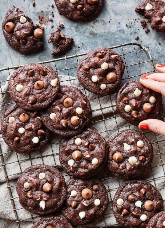 Cookie Recipes {A Year-Round Guide} - Two Peas & Their Pod