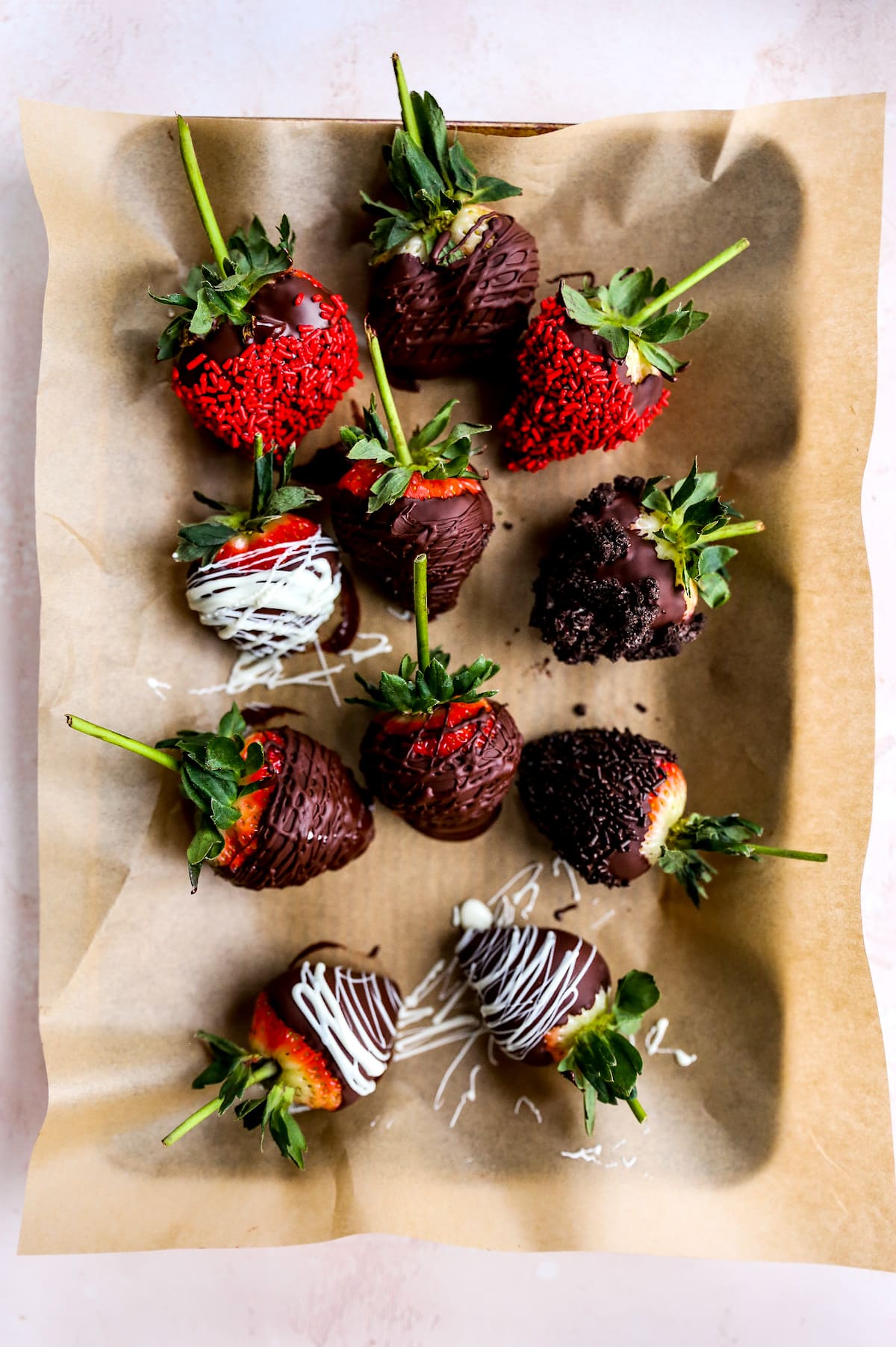 Chocolate Covered Strawberries {EASY} - Two Peas & Their Pod