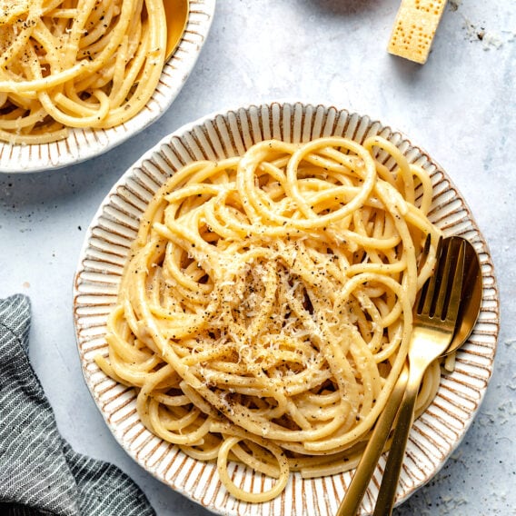 Cacio e Pepe {5-Ingredients} - Two Peas & Their Pod