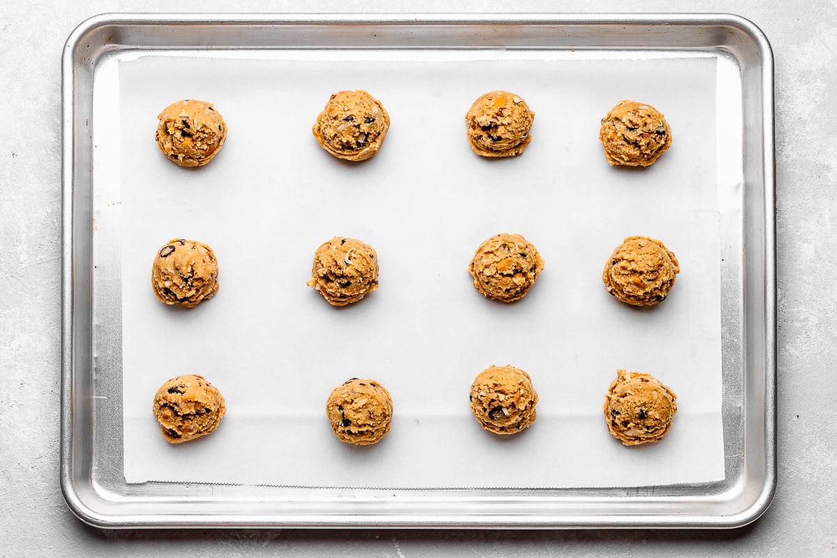8 Best Cookie Sheets and Baking Pans of 2024 - Reviewed