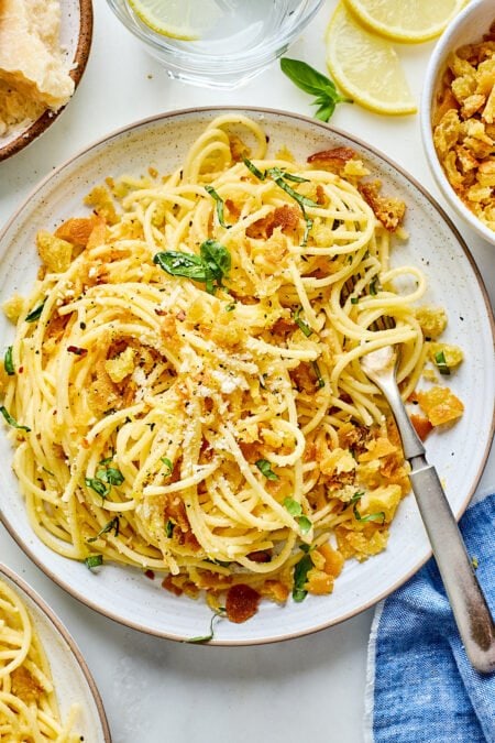 Lemon Spaghetti {20-Minute Meal!} - Two Peas & Their Pod