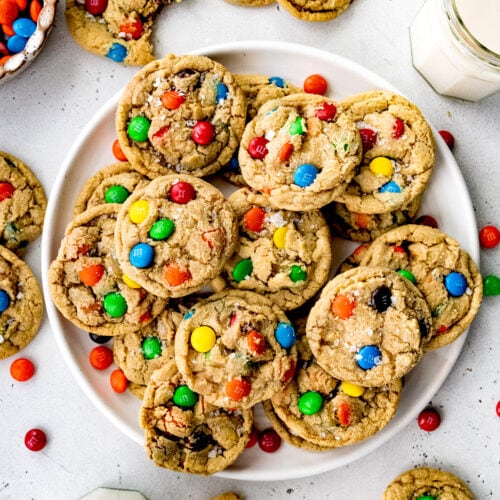 Peanut Butter M&M Cookies - SO good and easy to make!