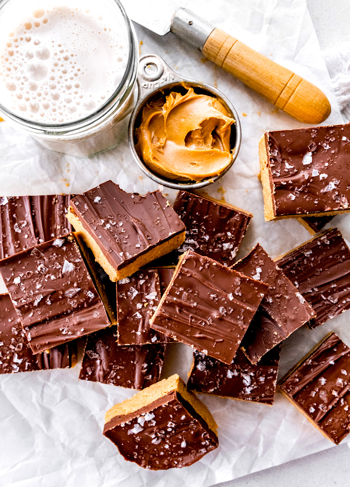 No-Bake Chocolate-Peanut Butter Candy Bars Recipe 