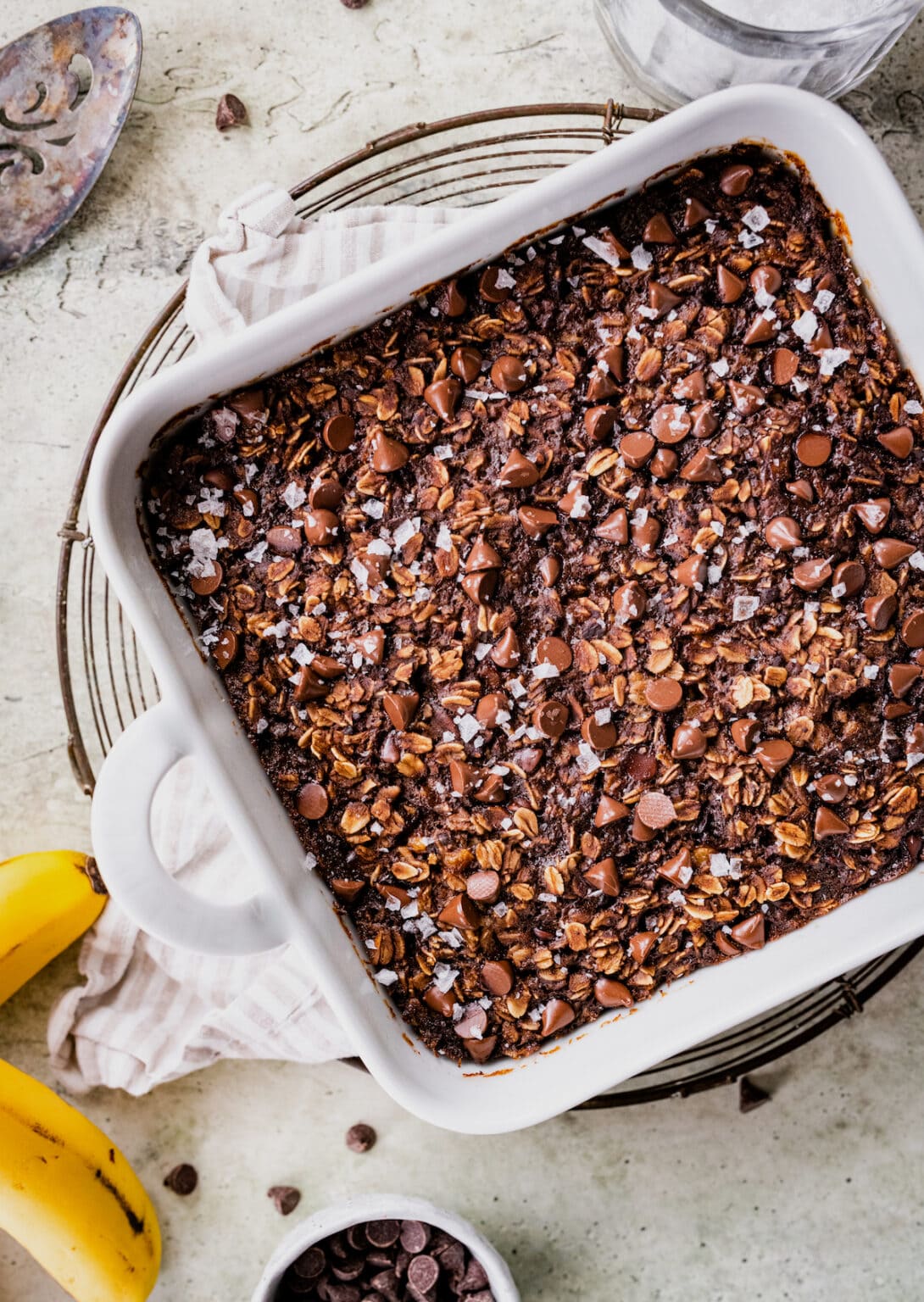 Chocolate Banana Baked Oatmeal - Two Peas & Their Pod - Doctor Woao