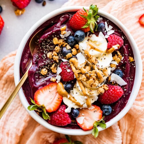 Perfect acai bowl - The Hangry Chickpea