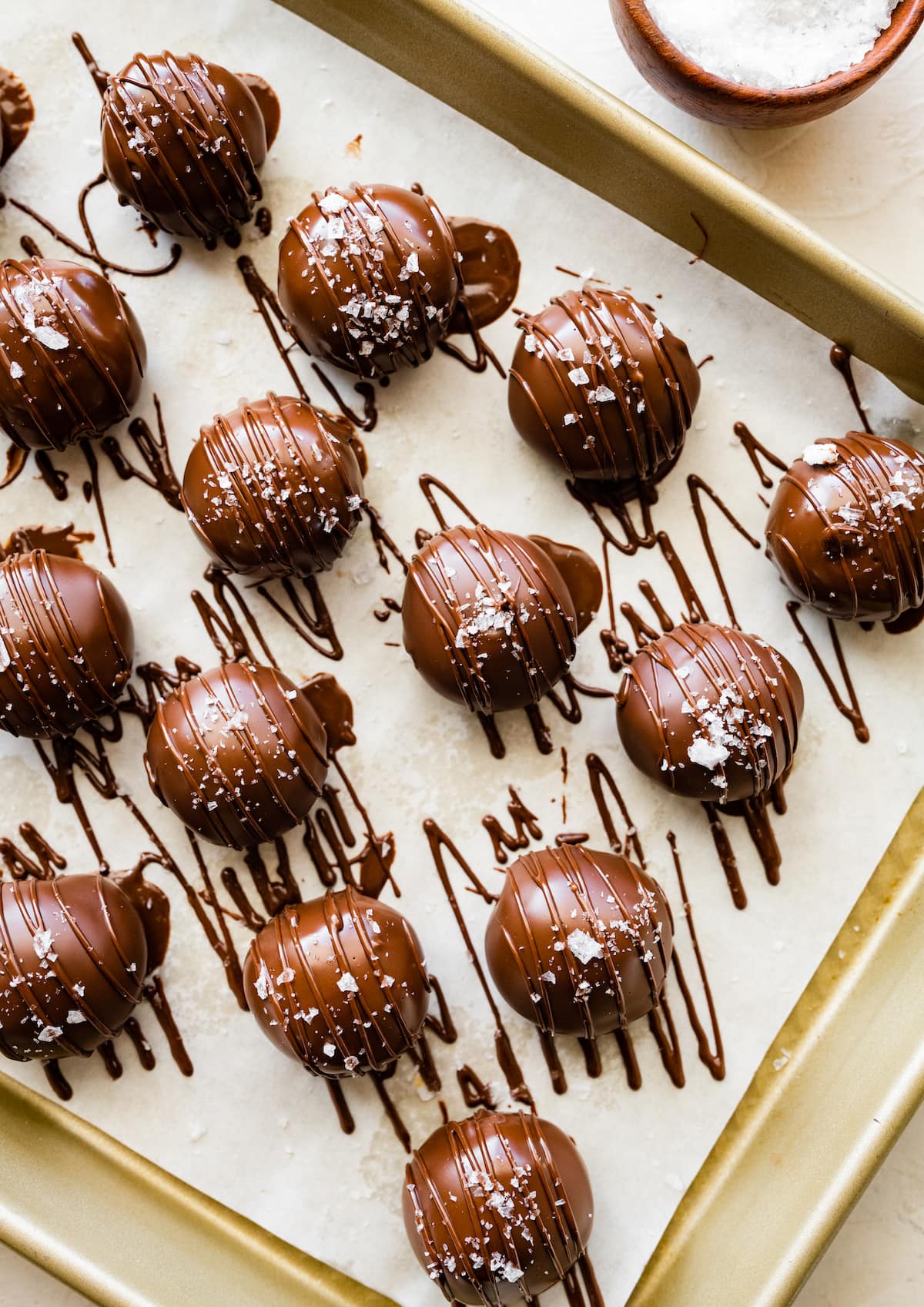 Almond Butter Energy Balls With Chocolate & Coconut