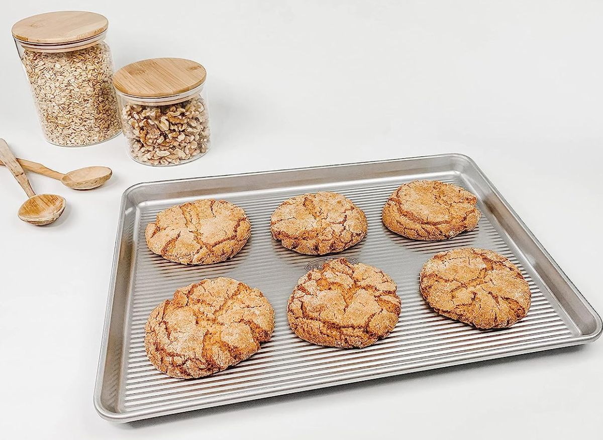 7 Best Cookie Sheets and Sheet Pans 2023 Reviewed