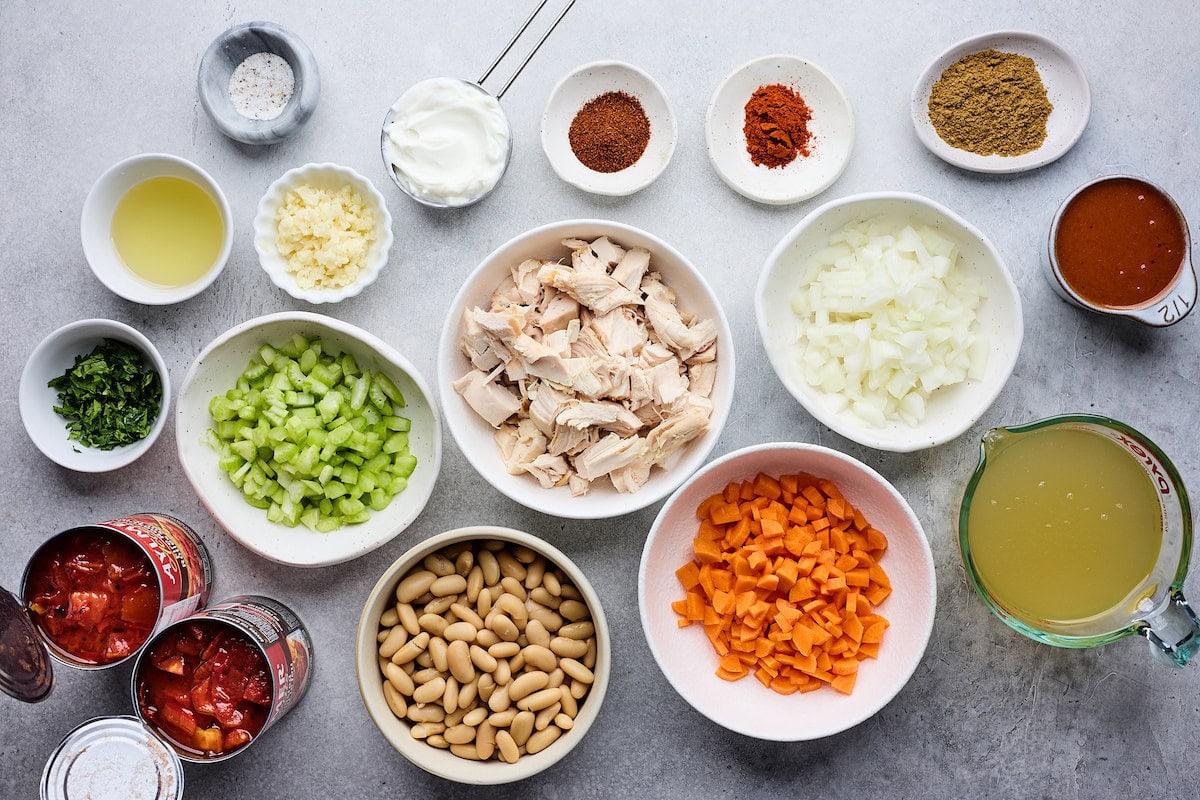 ingredients to make buffalo chicken chili. 