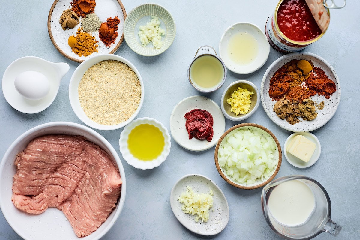 ingredients to make tikka masala meatballs. 